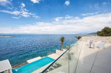 Seafront Villa Retreat with Infinity Pool, Prigradica
