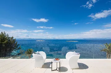 Seafront Villa Retreat with Infinity Pool, Prigradica
