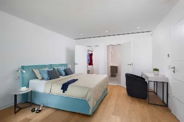 Seafront Villa Retreat with Infinity Pool, Prigradica