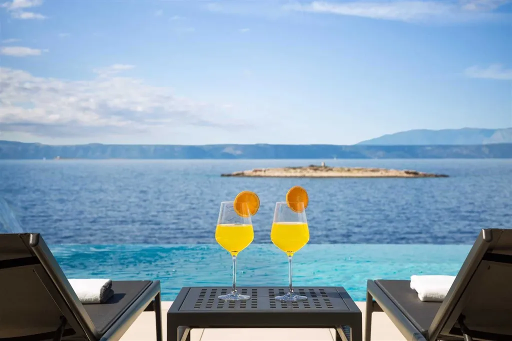 Seafront Villa Retreat with Infinity Pool, Prigradica