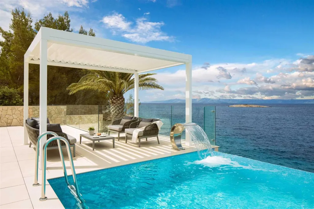 Seafront Villa Retreat with Infinity Pool, Prigradica