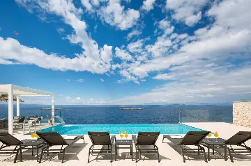 Seafront Villa Retreat with Infinity Pool, Prigradica