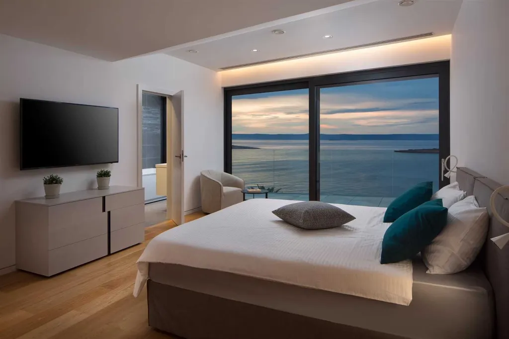 Seafront Villa Retreat with Infinity Pool, Prigradica