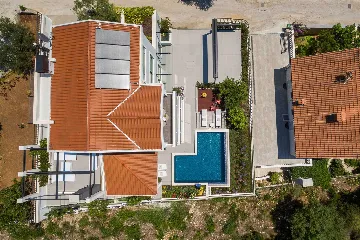 Contemporary Seafront Villa with Heated Pool in Okrug Gornji