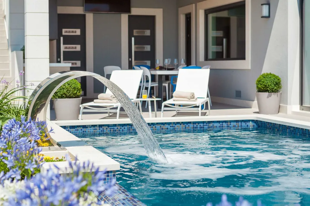 Contemporary Seafront Villa with Heated Pool in Okrug Gornji