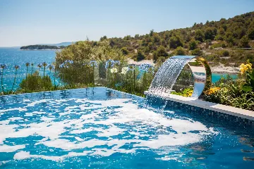 Contemporary Seafront Villa with Heated Pool in Okrug Gornji