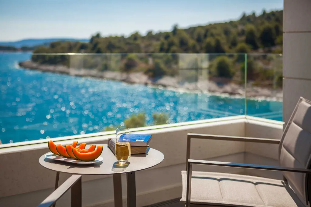 Contemporary Seafront Villa with Heated Pool in Okrug Gornji
