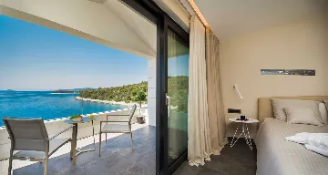 Contemporary Seafront Villa with Heated Pool in Okrug Gornji