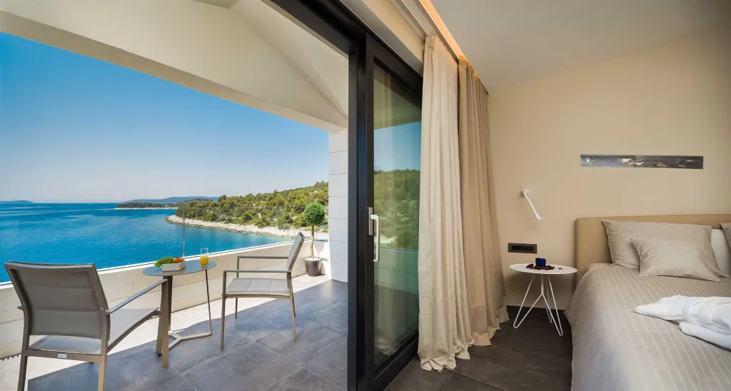 Contemporary Seafront Villa with Heated Pool in Okrug Gornji