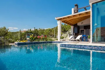 Contemporary Seafront Villa with Heated Pool in Okrug Gornji