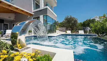 Contemporary Seafront Villa with Heated Pool in Okrug Gornji
