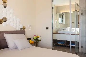 Contemporary Seafront Villa with Heated Pool in Okrug Gornji