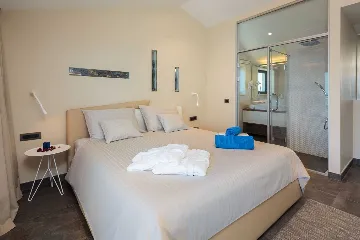 Contemporary Seafront Villa with Heated Pool in Okrug Gornji