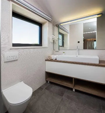 Contemporary Seafront Villa with Heated Pool in Okrug Gornji