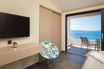 Contemporary Seafront Villa with Heated Pool in Okrug Gornji