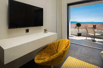 Contemporary Seafront Villa with Heated Pool in Okrug Gornji