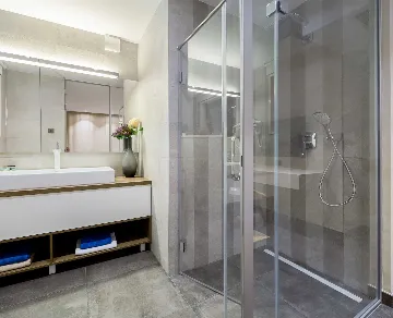 Contemporary Seafront Villa with Heated Pool in Okrug Gornji