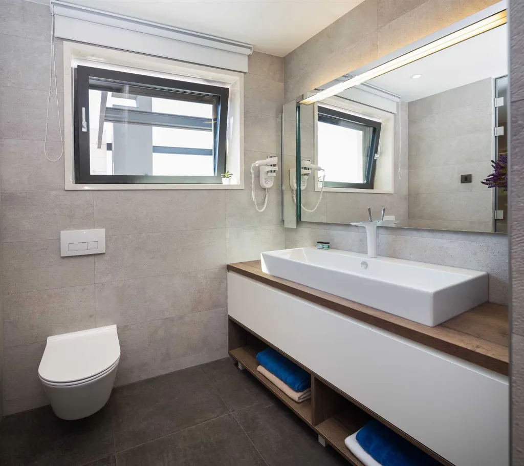 Contemporary Seafront Villa with Heated Pool in Okrug Gornji