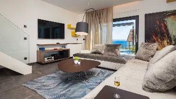 Contemporary Seafront Villa with Heated Pool in Okrug Gornji