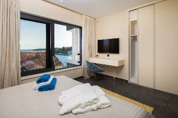 Contemporary Seafront Villa with Heated Pool in Okrug Gornji