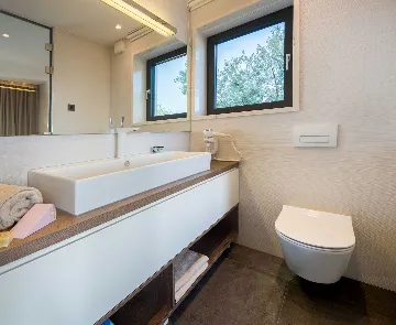 Contemporary Seafront Villa with Heated Pool in Okrug Gornji