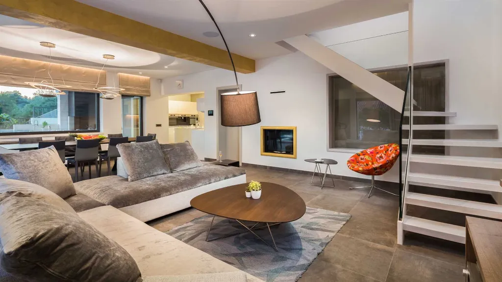 Contemporary Seafront Villa with Heated Pool in Okrug Gornji