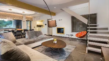 Contemporary Seafront Villa with Heated Pool in Okrug Gornji