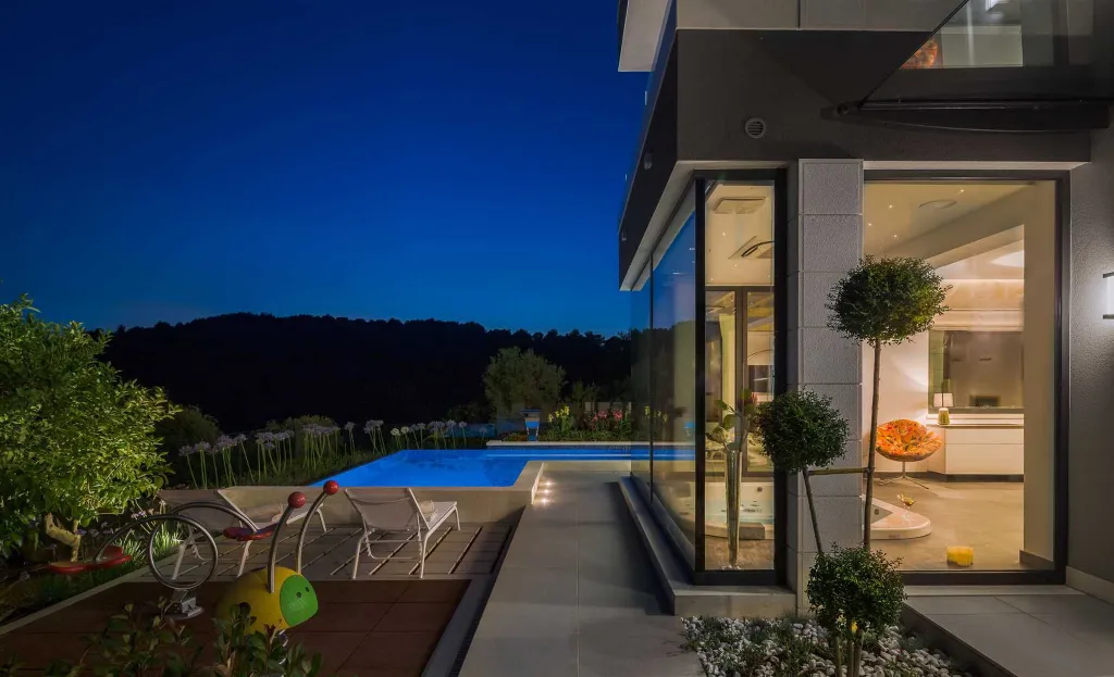 Contemporary Seafront Villa with Heated Pool in Okrug Gornji