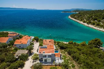 Contemporary Seafront Villa with Heated Pool in Okrug Gornji