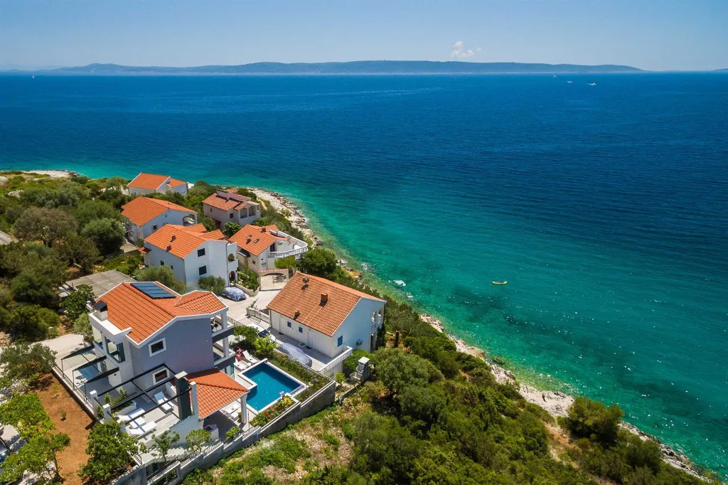 Contemporary Seafront Villa with Heated Pool in Okrug Gornji