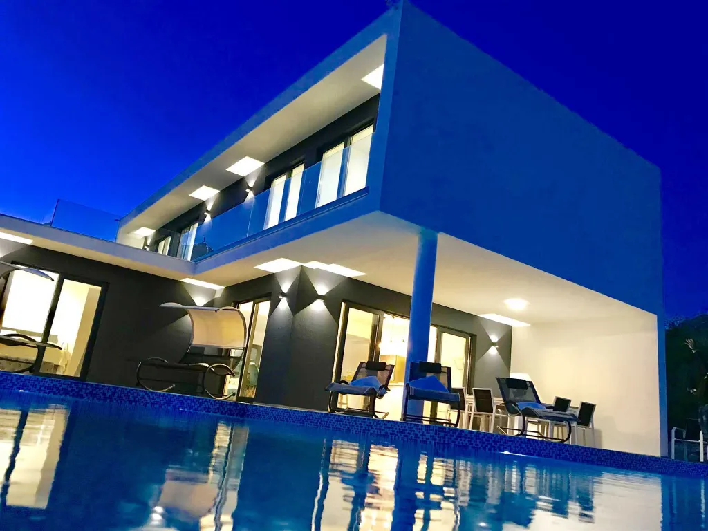 Modern Villa with Pool near Dubrovnik, Mlini