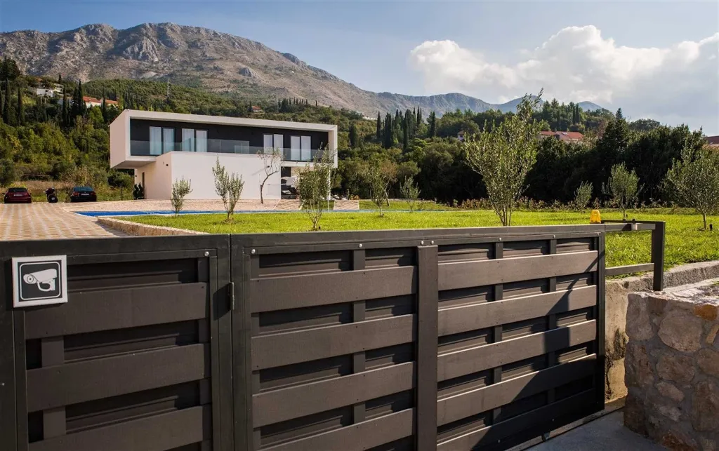 Modern Villa with Pool near Dubrovnik, Mlini