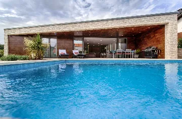 Modern Villa with Pool and Mooring in Korčula