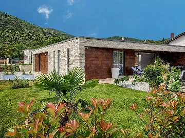 Modern Villa with Pool and Mooring in Korčula