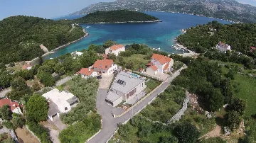 Modern Villa with Pool and Mooring in Korčula