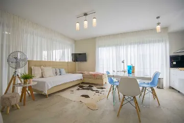 Modern Seaview Villa with Pool in Podstrana