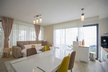 Modern Seaview Villa with Pool in Podstrana