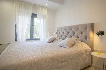 Modern Seaview Villa with Pool in Podstrana