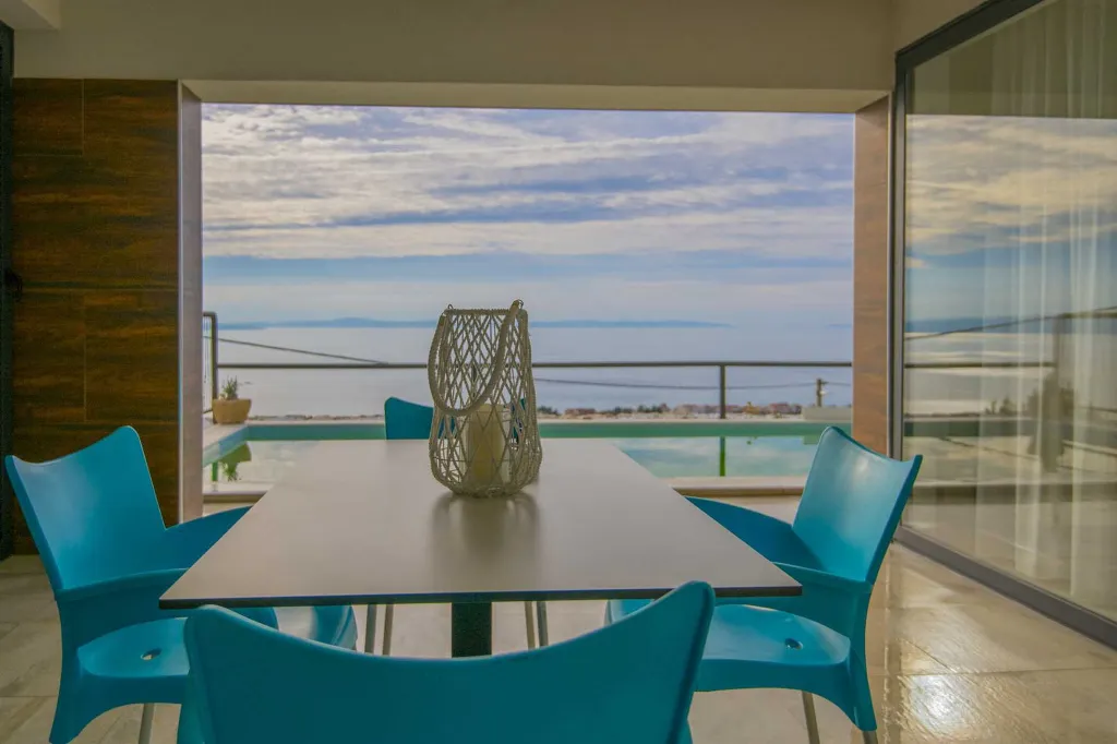Modern Seaview Villa with Pool in Podstrana