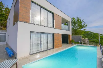 Modern Seaview Villa with Pool in Podstrana