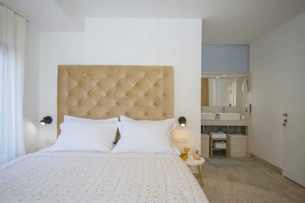 Modern Seaview Villa with Pool in Podstrana
