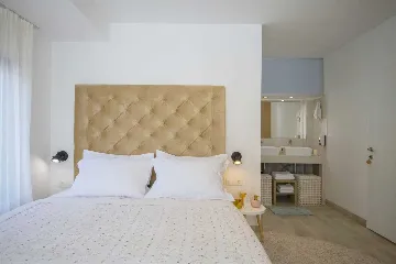 Modern Seaview Villa with Pool in Podstrana