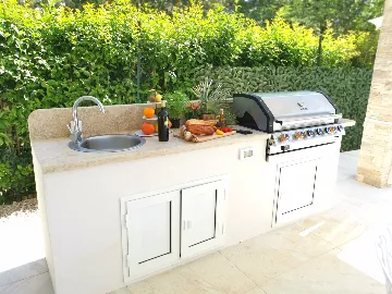 Contemporary Villa with Pool in Umag