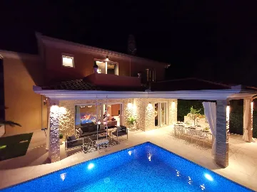 Contemporary Villa with Pool in Umag