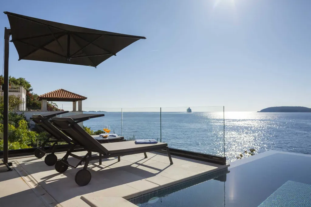 Seafront Serenity Villa with Infinity Pool, Štikovica