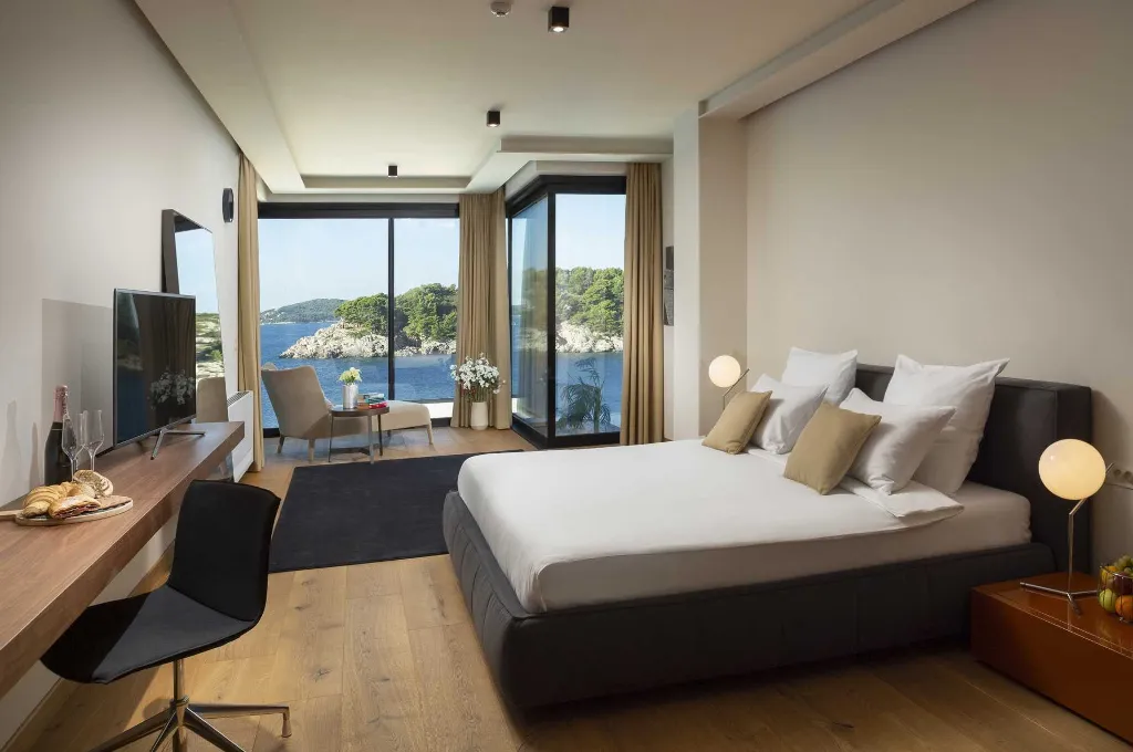 Seafront Serenity Villa with Infinity Pool, Štikovica