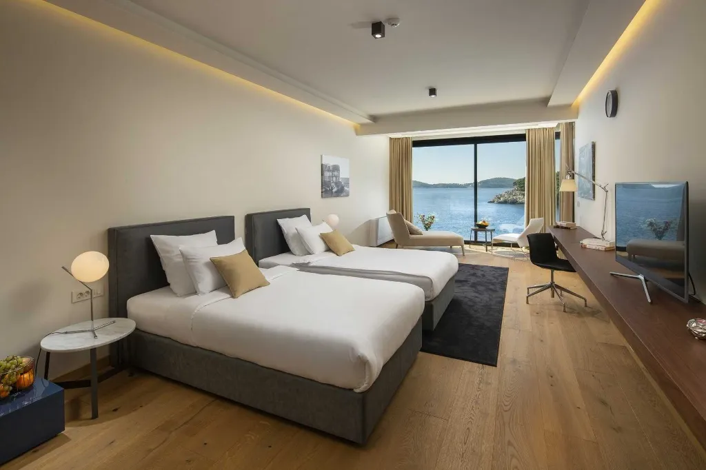Seafront Serenity Villa with Infinity Pool, Štikovica