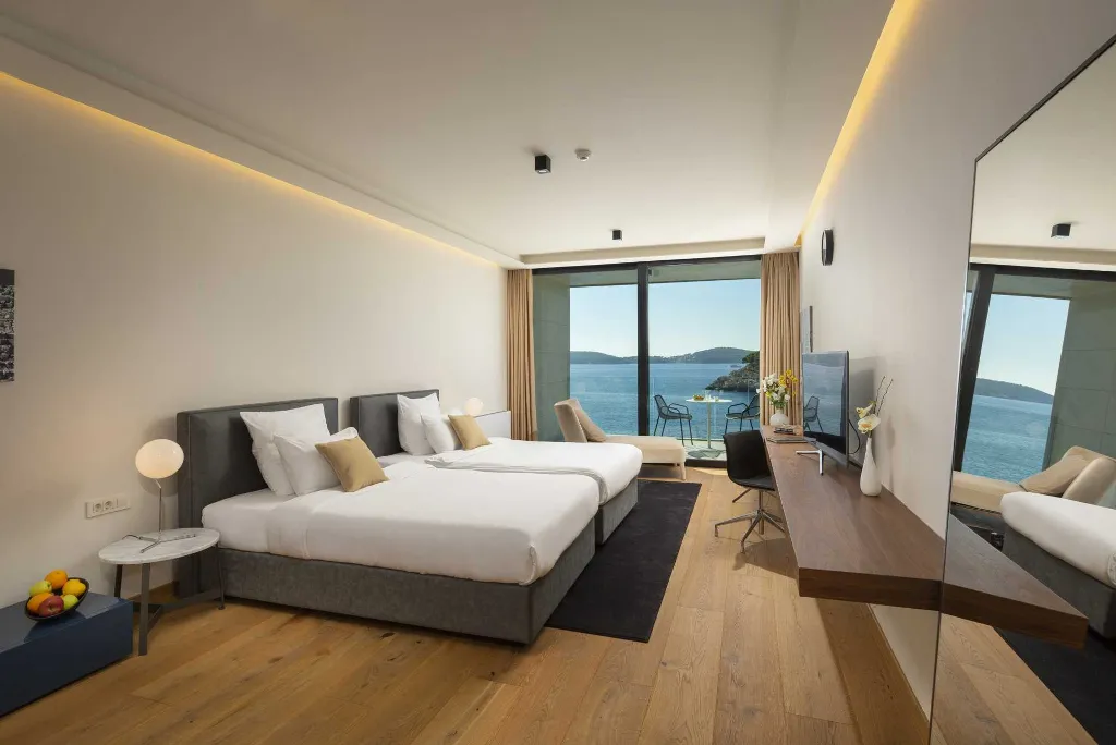Seafront Serenity Villa with Infinity Pool, Štikovica