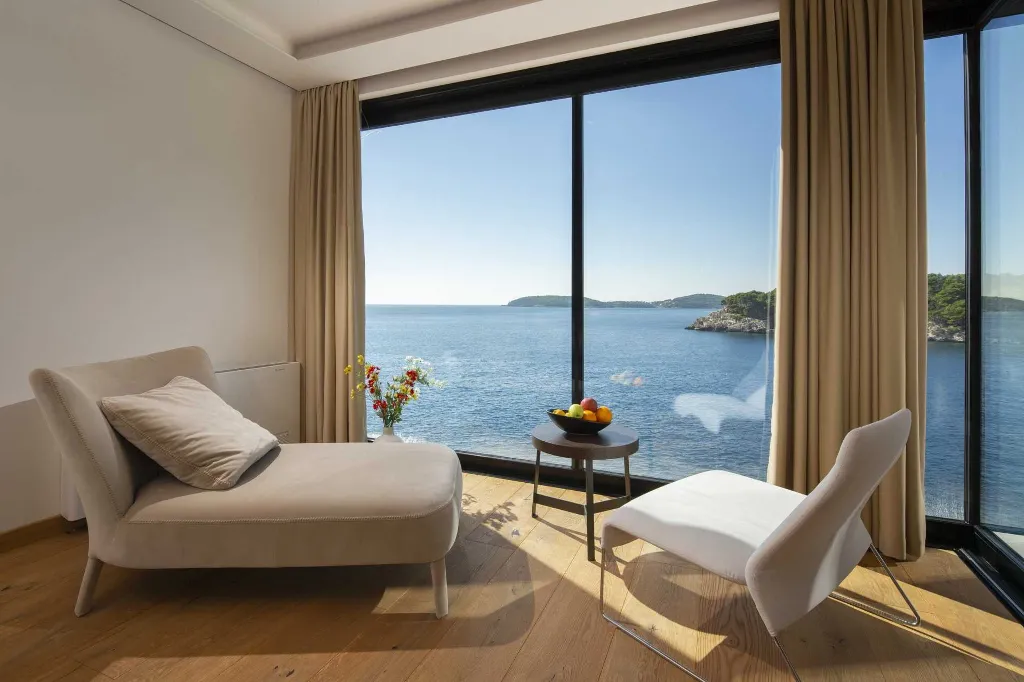 Seafront Serenity Villa with Infinity Pool, Štikovica