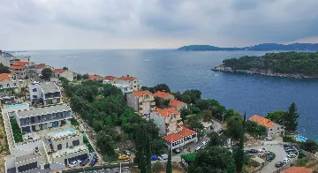 Contemporary Seaside Villa with Infinity Pool in Štikovica